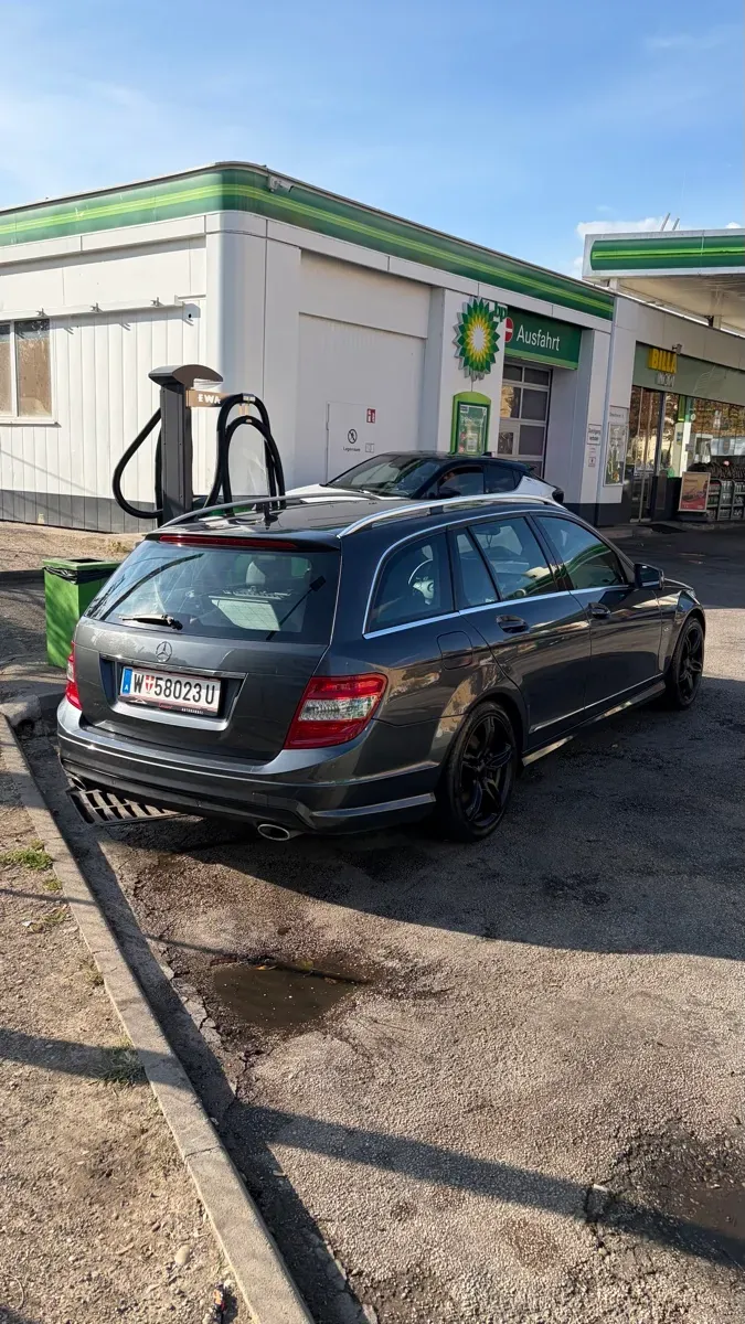 Mercedes-Benz C-Class 2009 photo 3