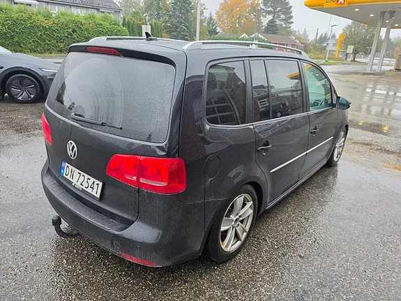 Volkswagen Touran 2012 photo 3