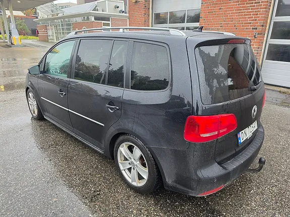 Volkswagen Touran 2012 photo 4