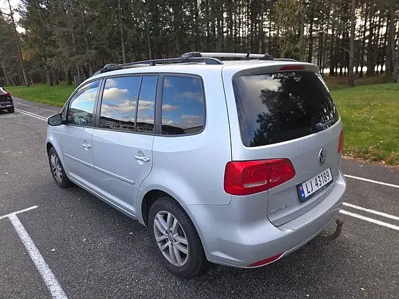 Volkswagen Touran 2011 photo 4