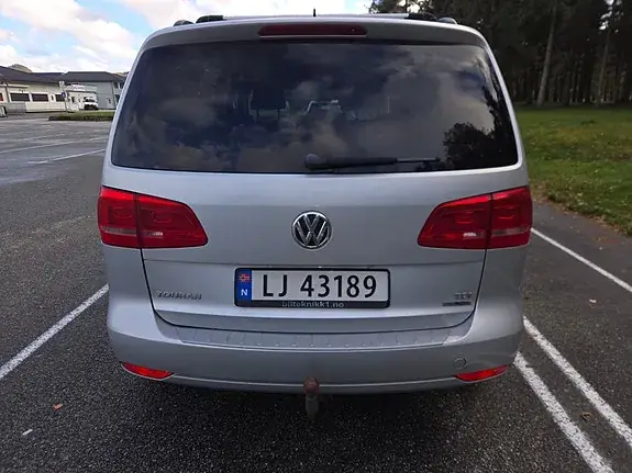 Volkswagen Touran 2011 photo 3