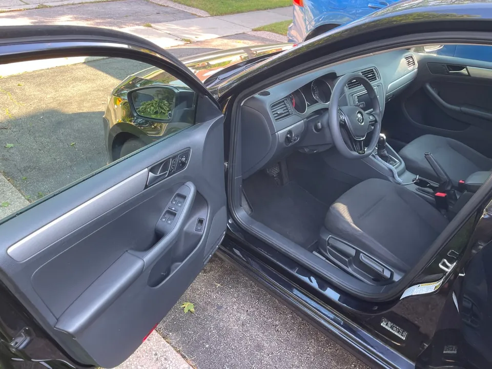 Volkswagen Jetta 2017 photo 3