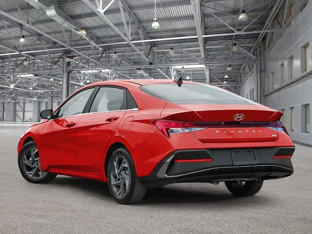 Hyundai Elantra 2026 photo 4