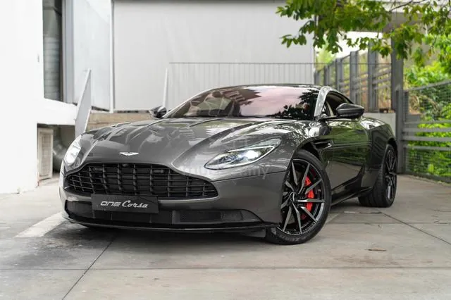 Aston Martin Db11