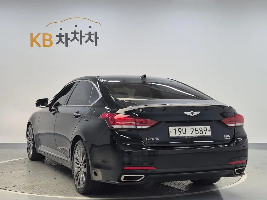 Hyundai Genesis 2015 photo 2