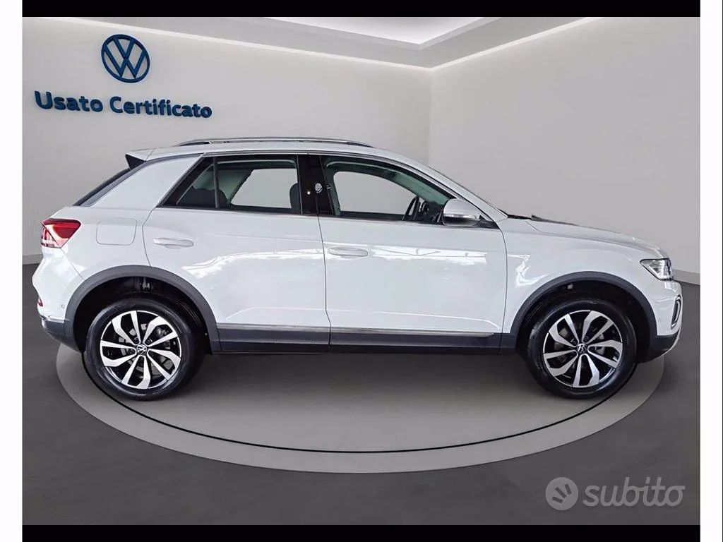 Volkswagen T-Roc 2023 photo 3