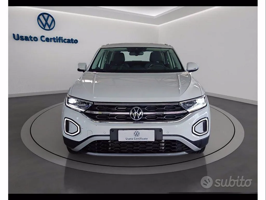 Volkswagen T-Roc 2023 photo 2