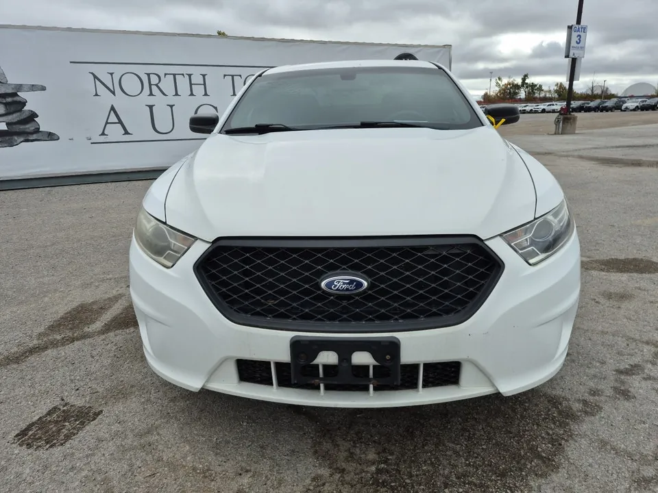 Ford Taurus 2014 photo 2