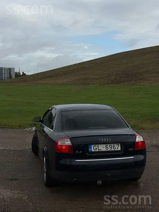 Audi A4 2004 photo 2