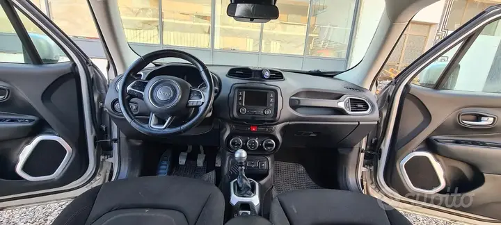 Jeep Renegade 2016 photo 4