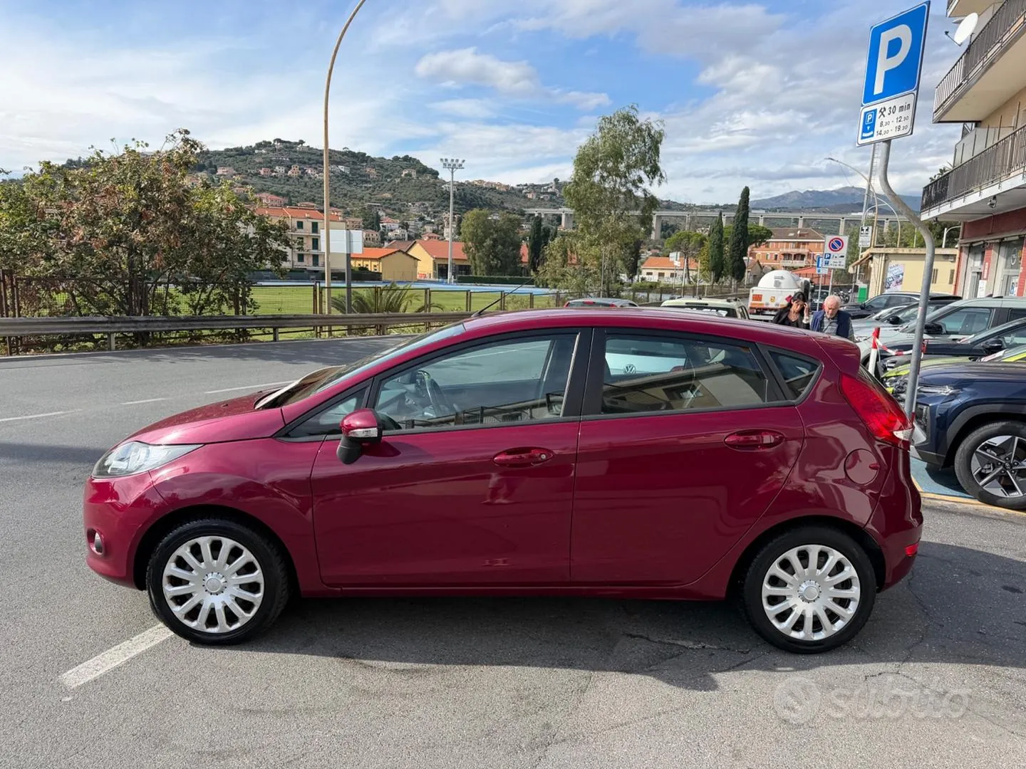 Ford Fiesta 2011 photo 2