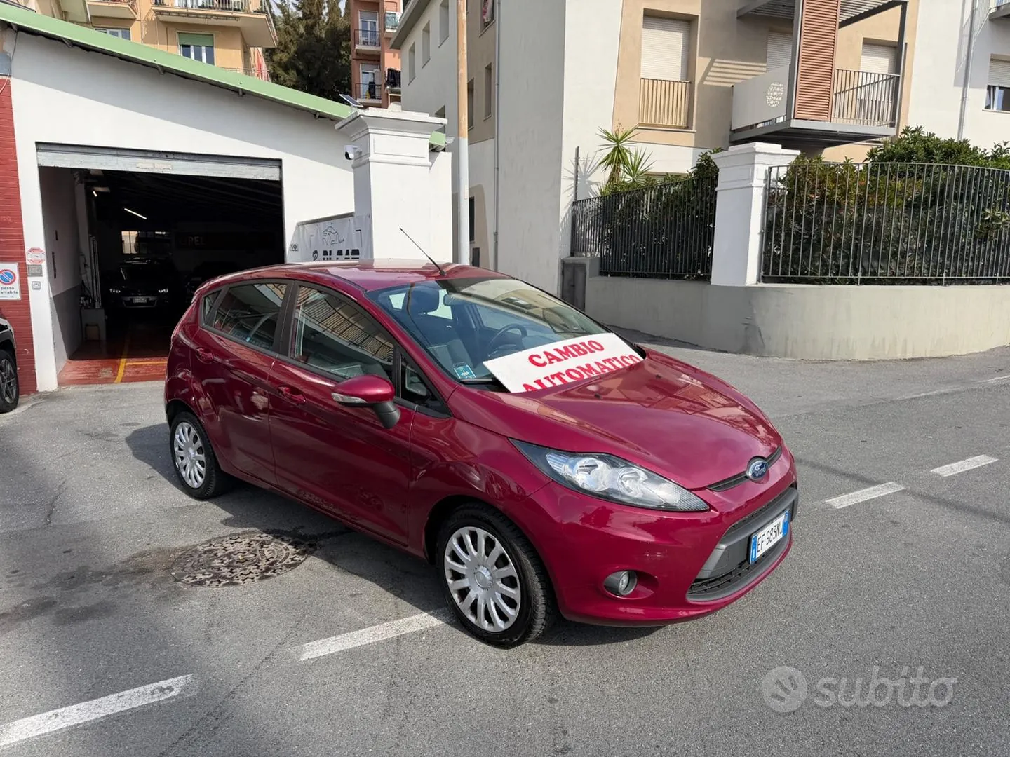 Ford Fiesta 2011 photo 3