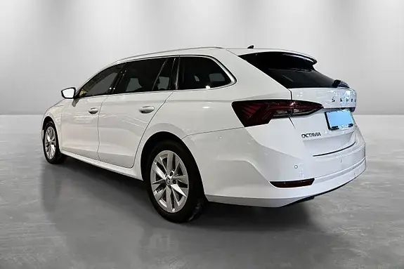Skoda Octavia 2023 photo 4