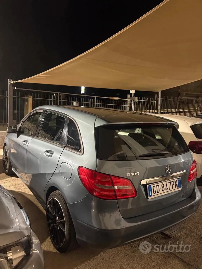 Mercedes-Benz A-Class 2013 photo 2
