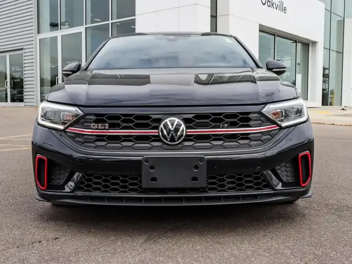 Volkswagen Jetta 2023 photo 2