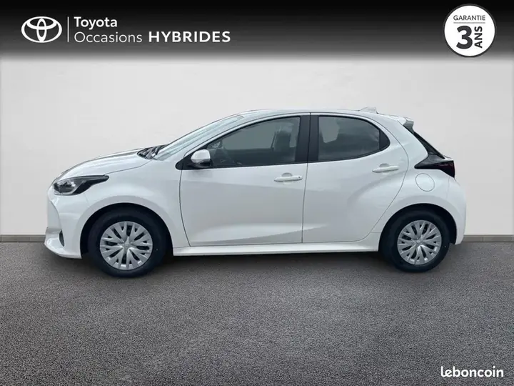 Toyota Yaris 2024 photo 3