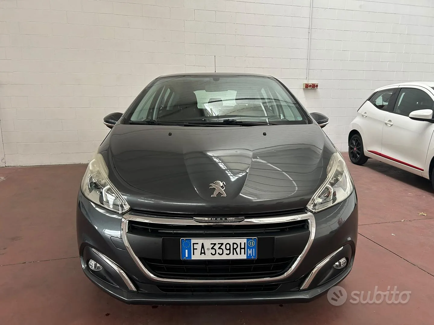 Peugeot 208 2015 photo 2