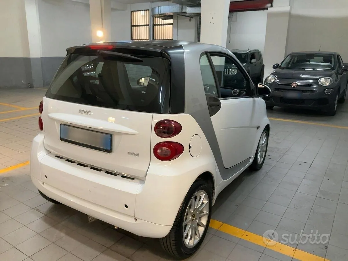 Smart Fortwo 2010 photo 4