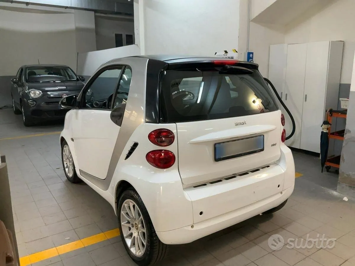 Smart Fortwo 2010 photo 2