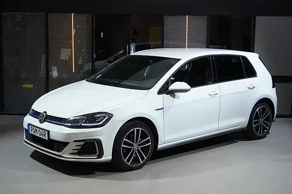 Volkswagen Golf I 2020 photo 2