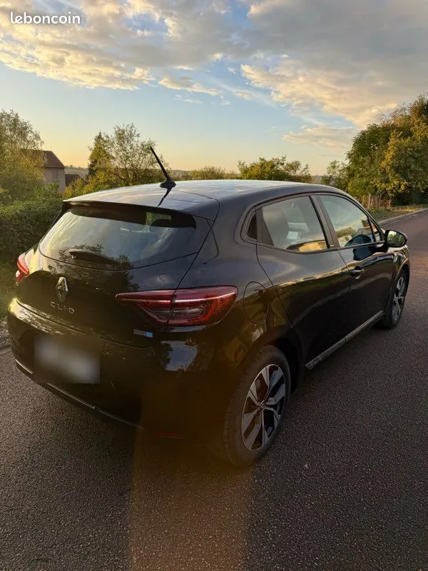 Renault Clio 2021 photo 2