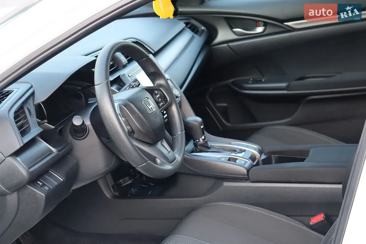Honda Civic 2018 photo 2