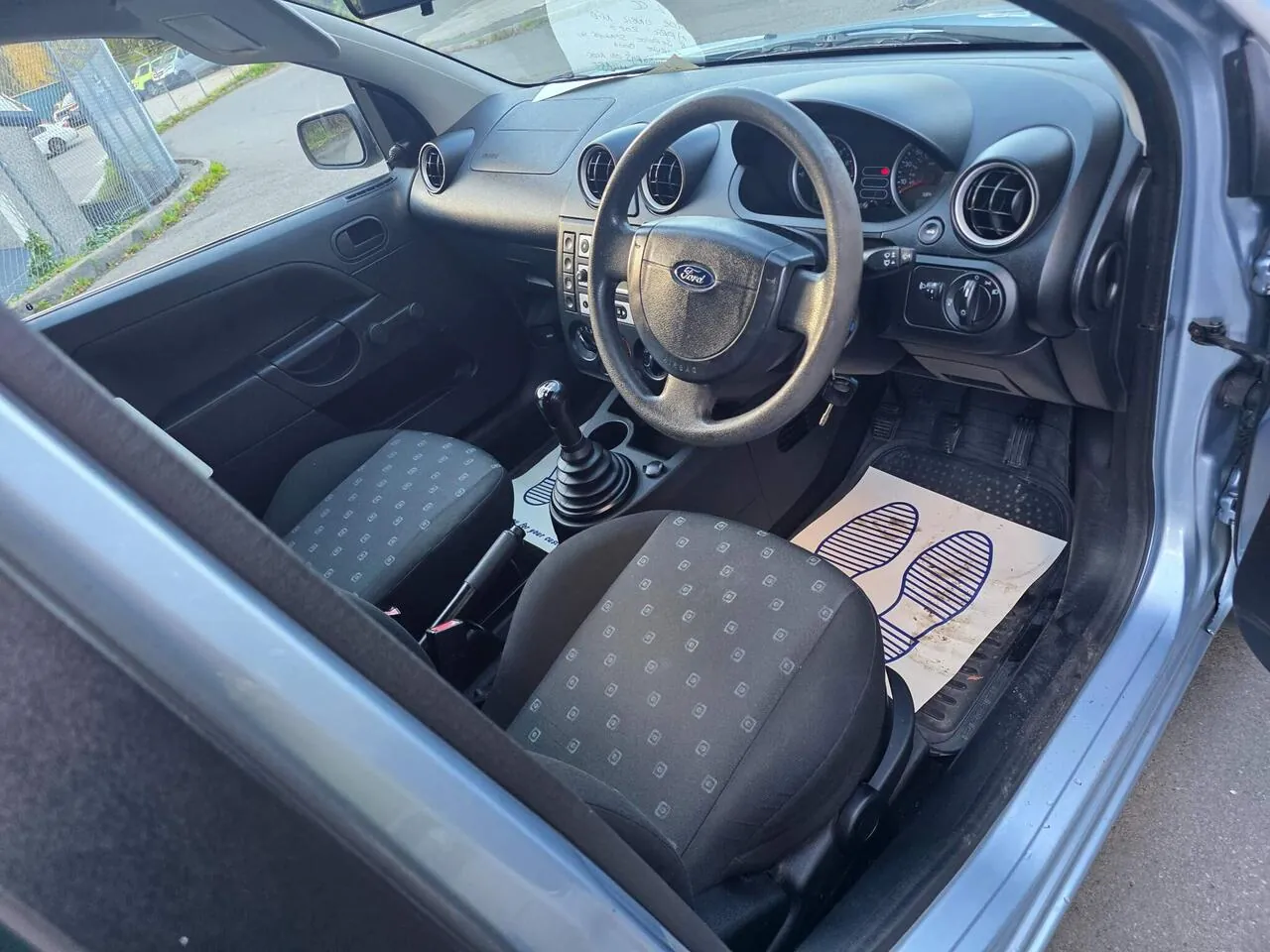 Ford Fiesta 2005 photo 5