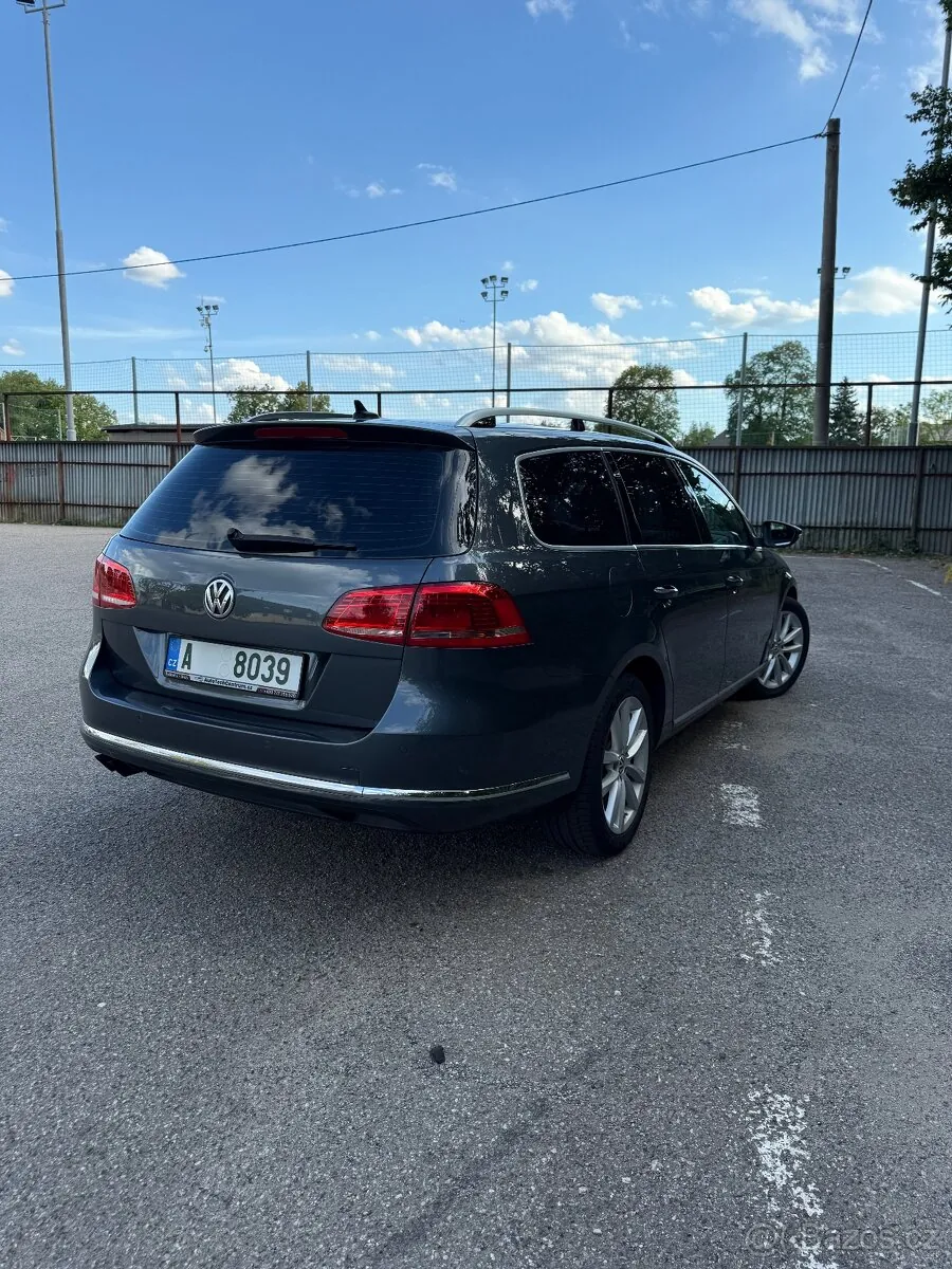 Volkswagen Passat 2011 photo 4
