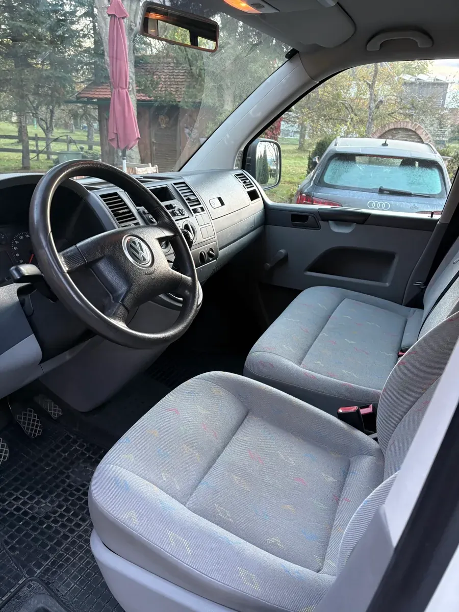 Volkswagen T5 2005 photo 3