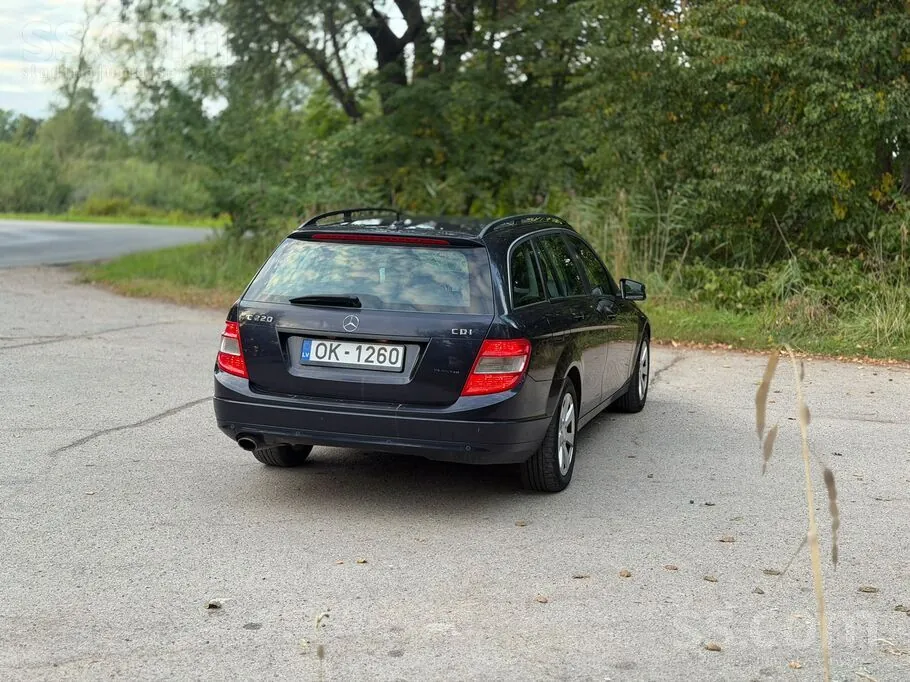 Mercedes-Benz C220 2009 photo 4