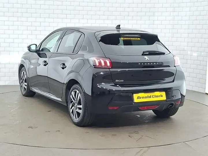 Peugeot 208 2021 photo 2