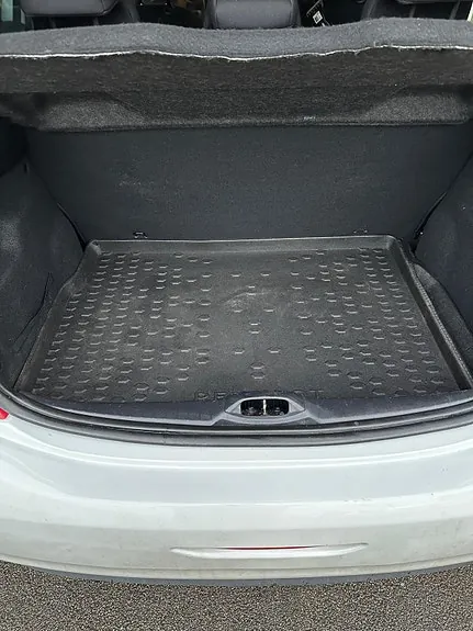 Peugeot 208 2012 photo 4