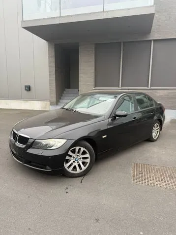 BMW 318I