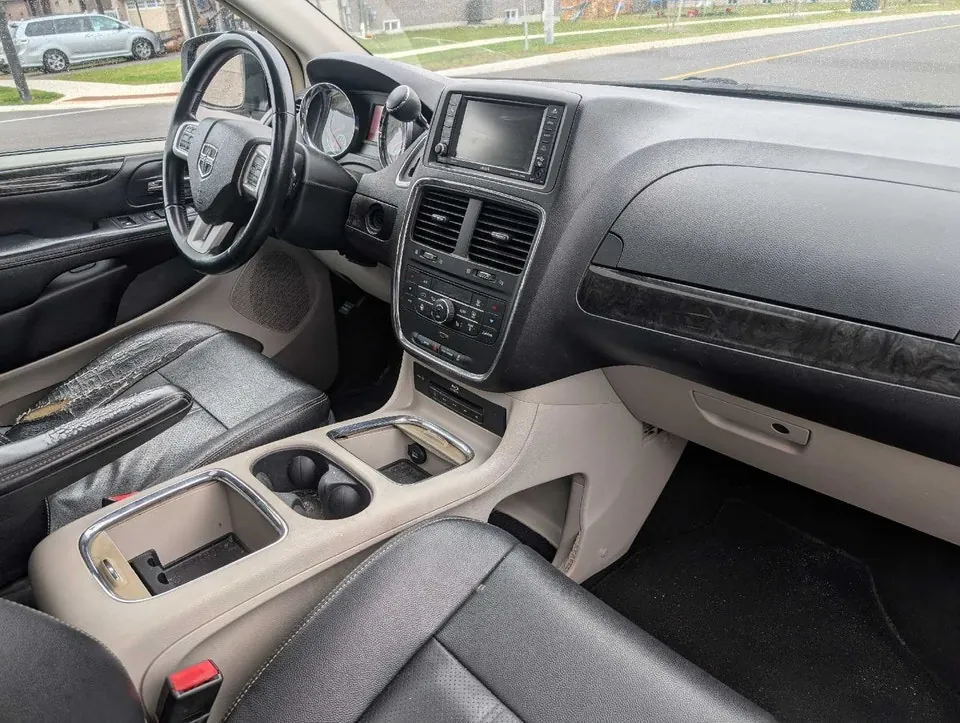 Dodge Grand Caravan 2015 photo 5