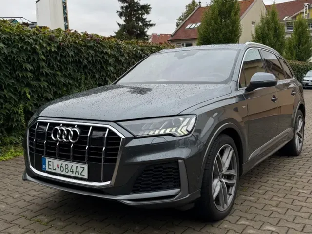 Audi Q7 2021 photo 2