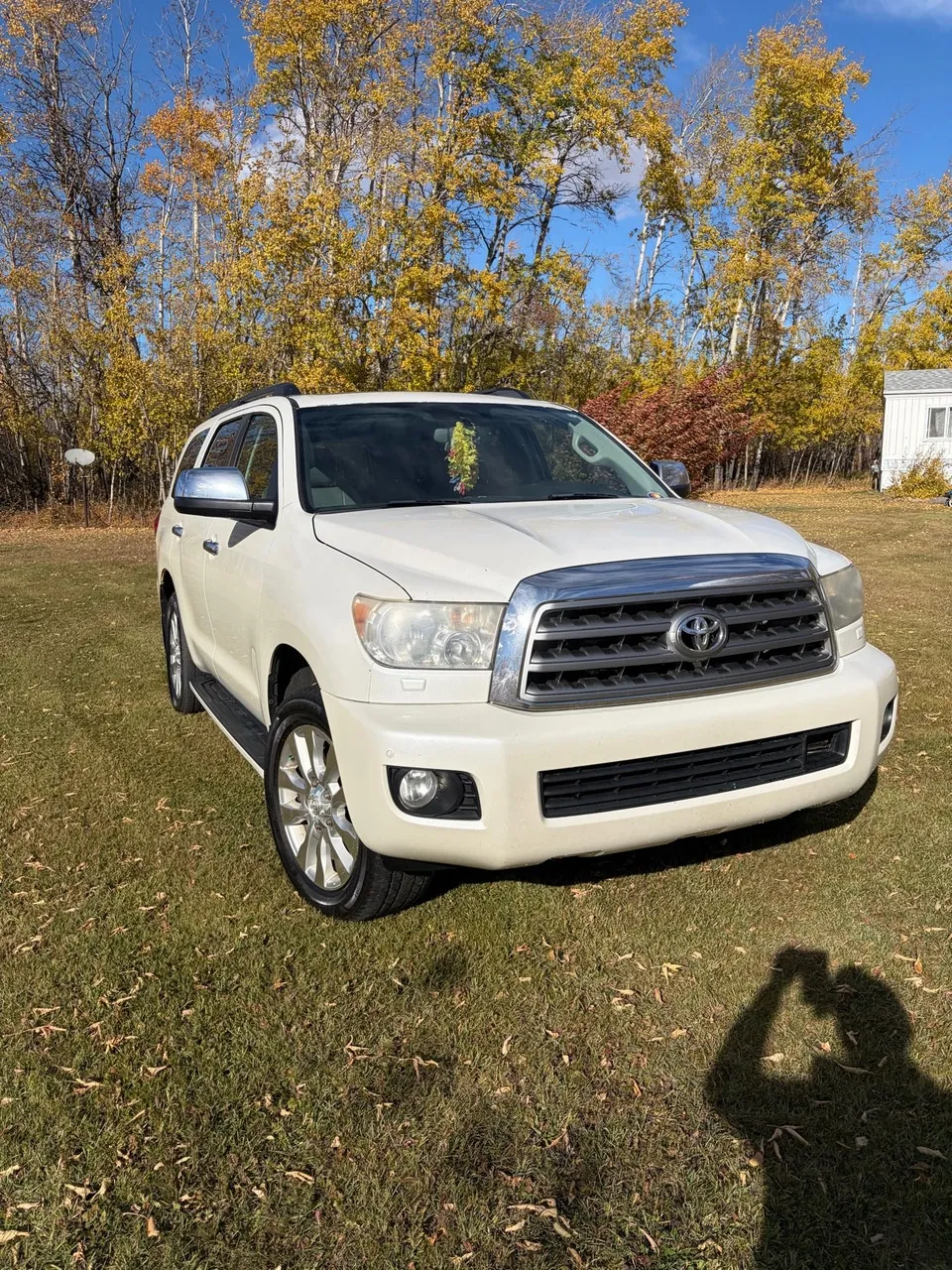 Toyota Sequoia 2012 photo 2