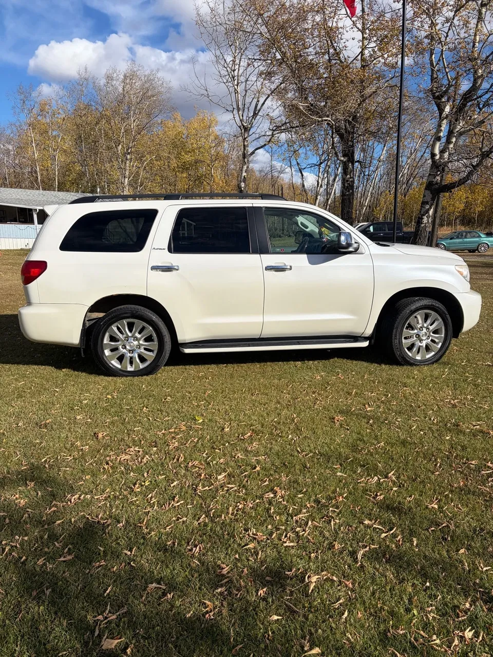 Toyota Sequoia 2012 photo 3