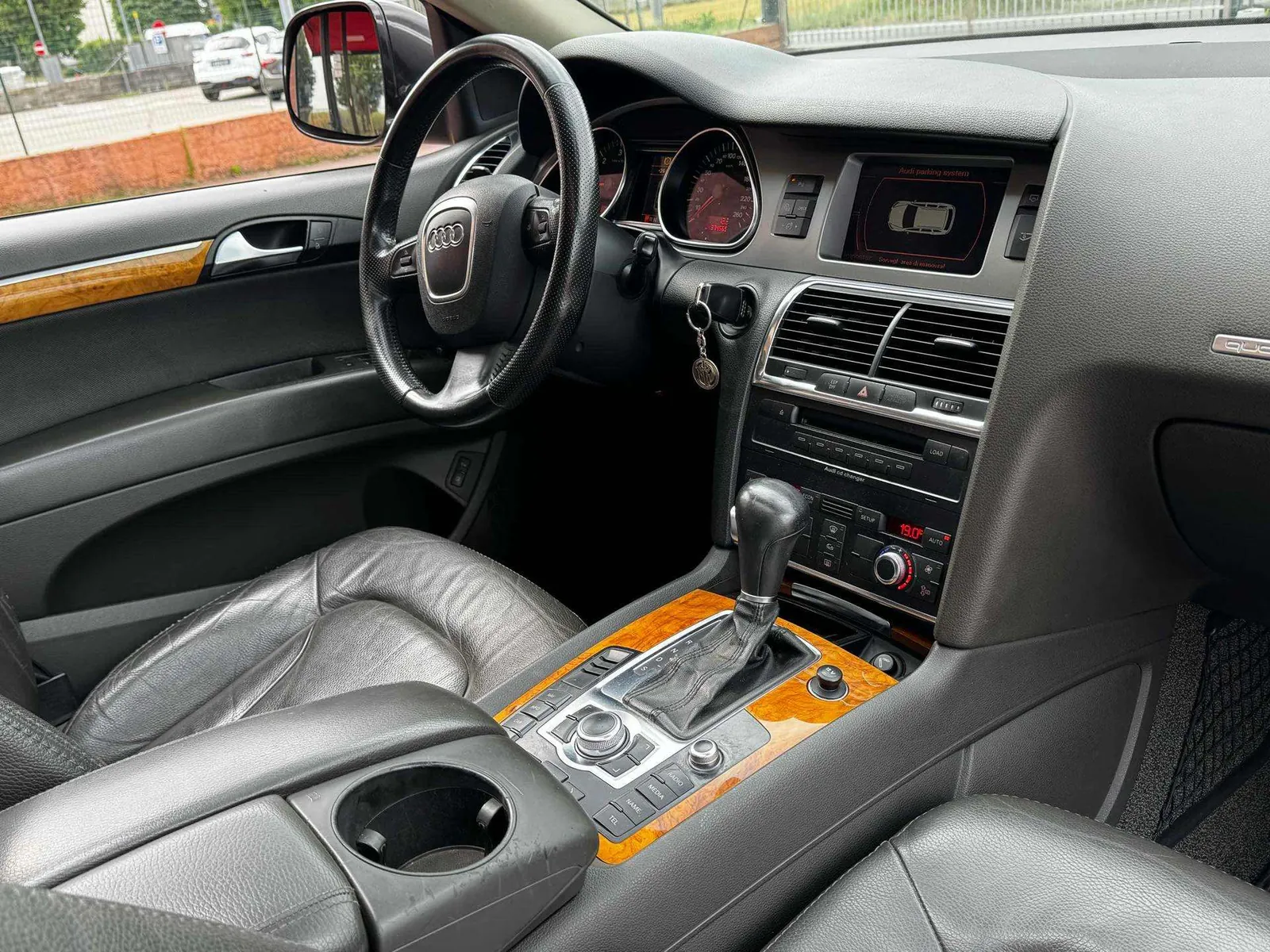 Audi Q7 2007 photo 4