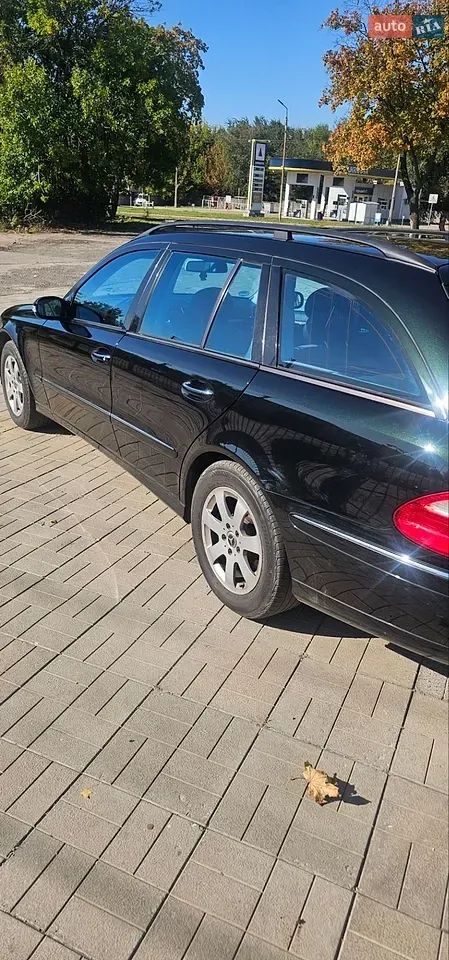 Mercedes-Benz E-Class 2004 photo 5