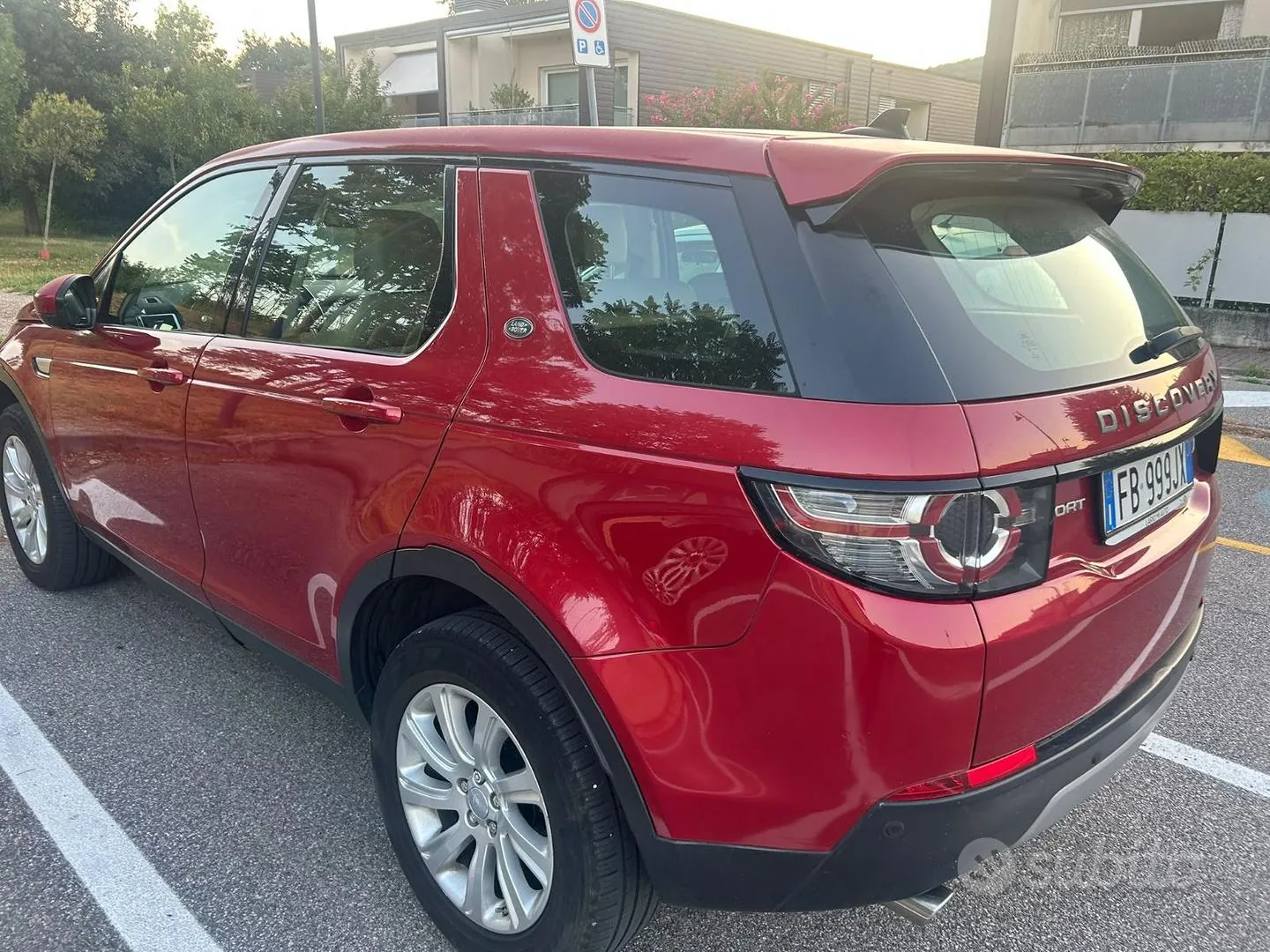 Land Rover Discovery Sport 2016 photo 3