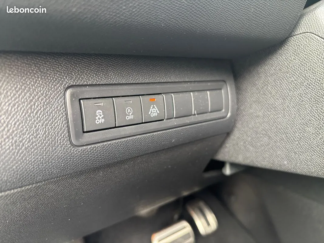 Peugeot 308 2018 photo 3