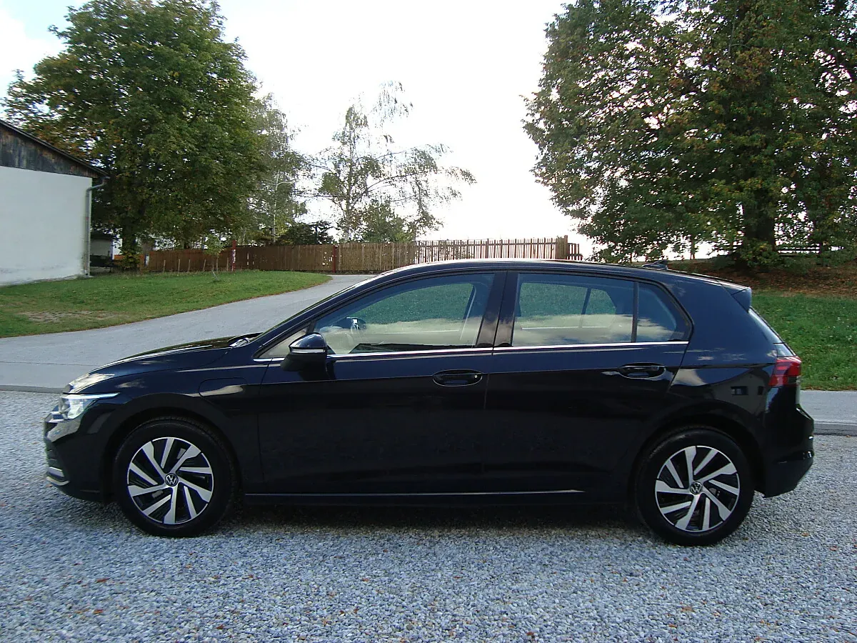 Volkswagen Golf 2022 photo 2
