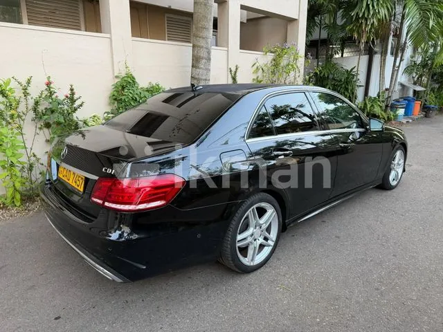 Mercedes-Benz E220 2013 photo 4