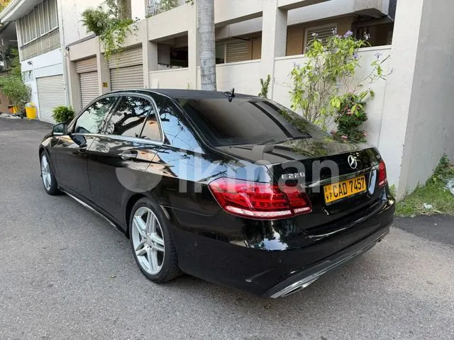 Mercedes-Benz E220 2013 photo 3