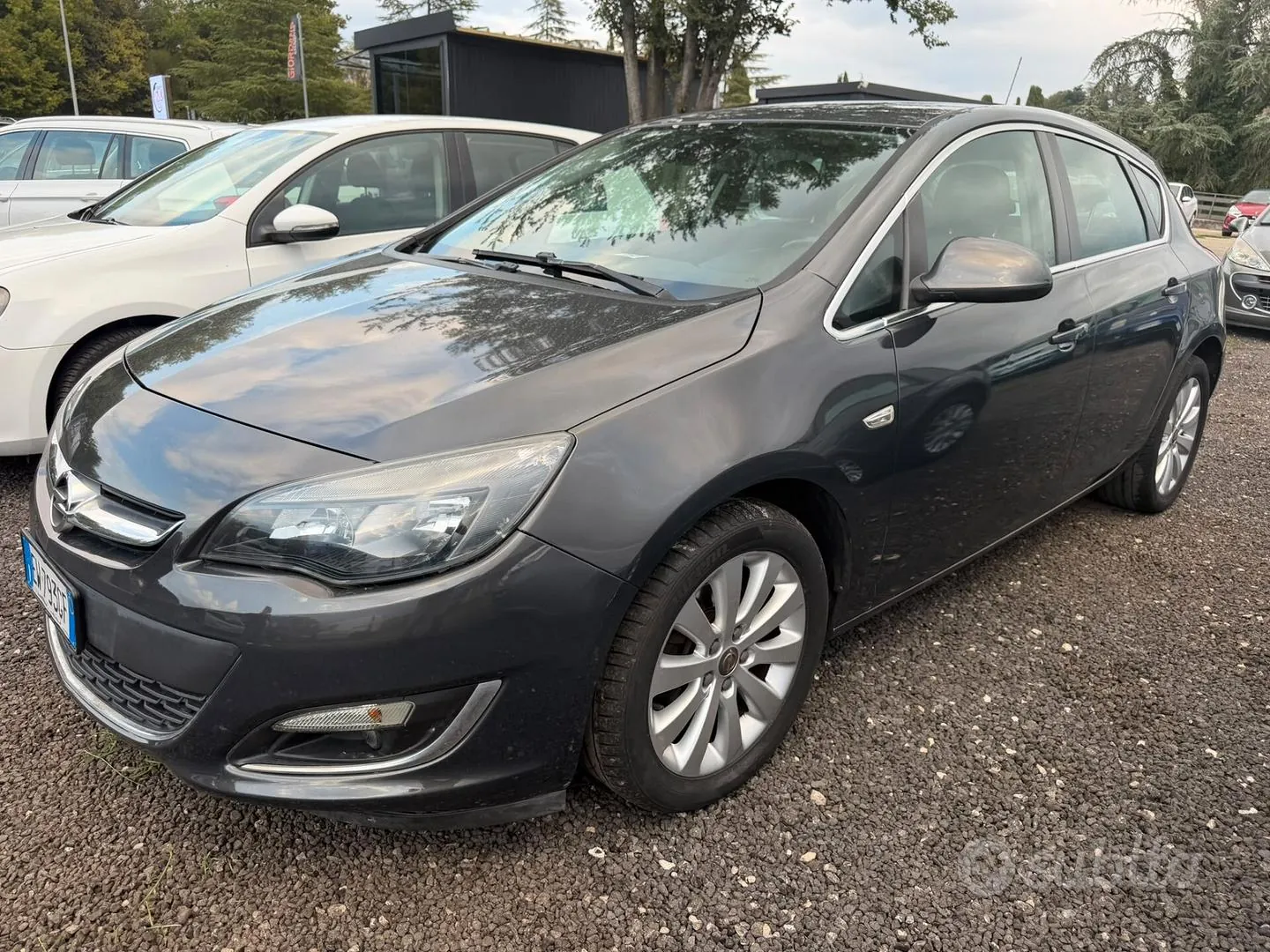 Opel Astra 2014 photo 2