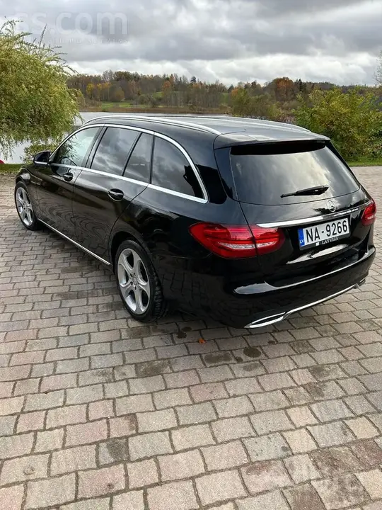 Mercedes-Benz C220 2015 photo 3