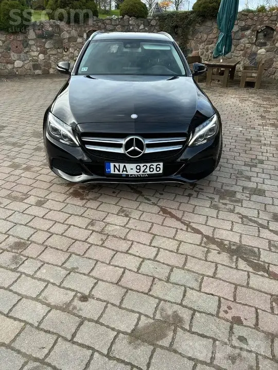 Mercedes-Benz C220