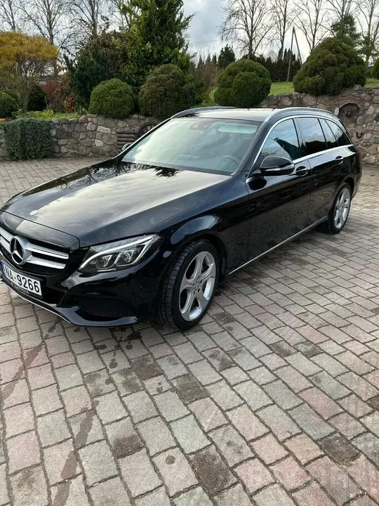 Mercedes-Benz C220 2015 photo 2