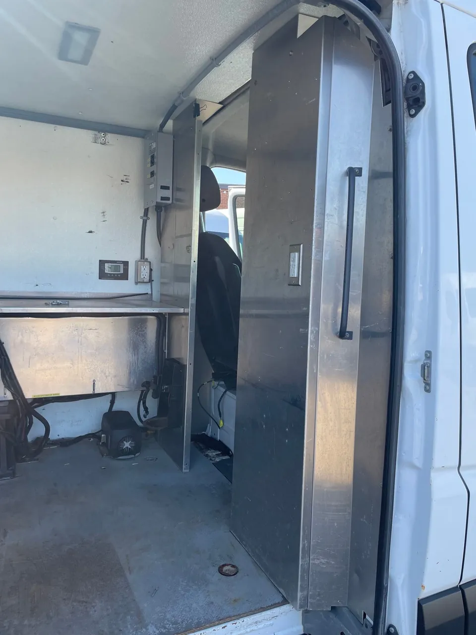 Mercedes-Benz Sprinter Van 2017 photo 4