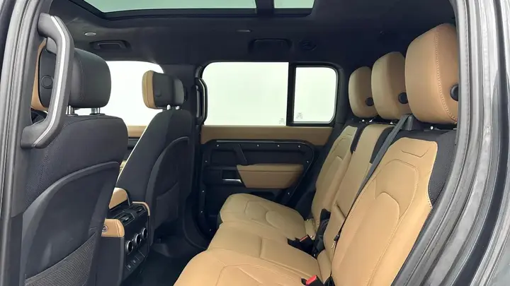 Land Rover Defender 130 2024 photo 4
